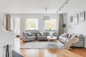 Luxurious 5-room apartment within walking distance to Malmoe Downtown, Malmö